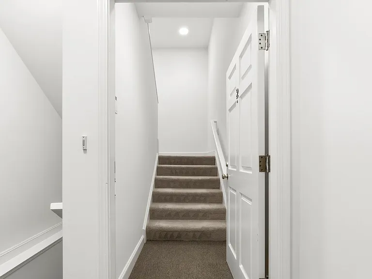 1924 Filbert St #2 — Photo 32