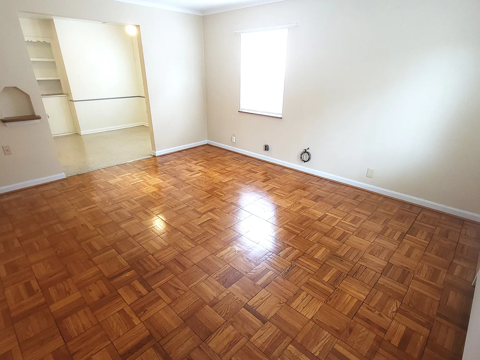 1 bed, 750 sqft, $995 — Photo 3