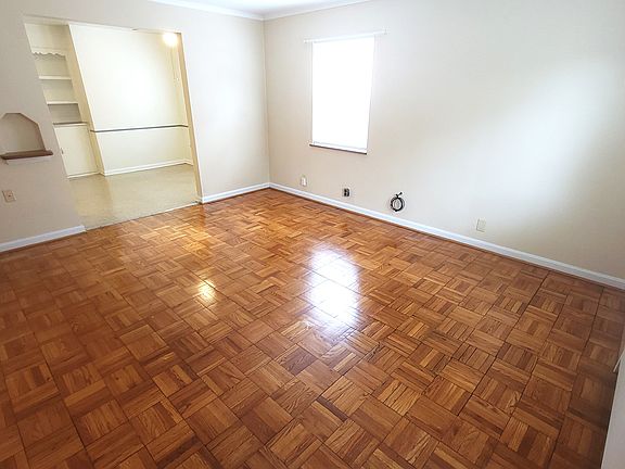 3rd image of 3900 Vine St APT 1