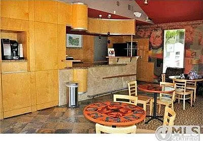 Cyber cafe