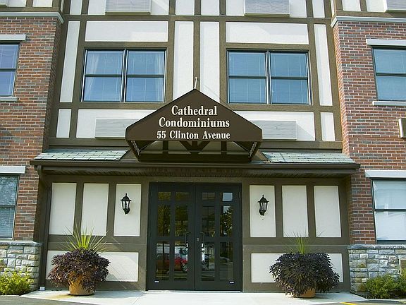 3rd image of 55 Clinton Ave