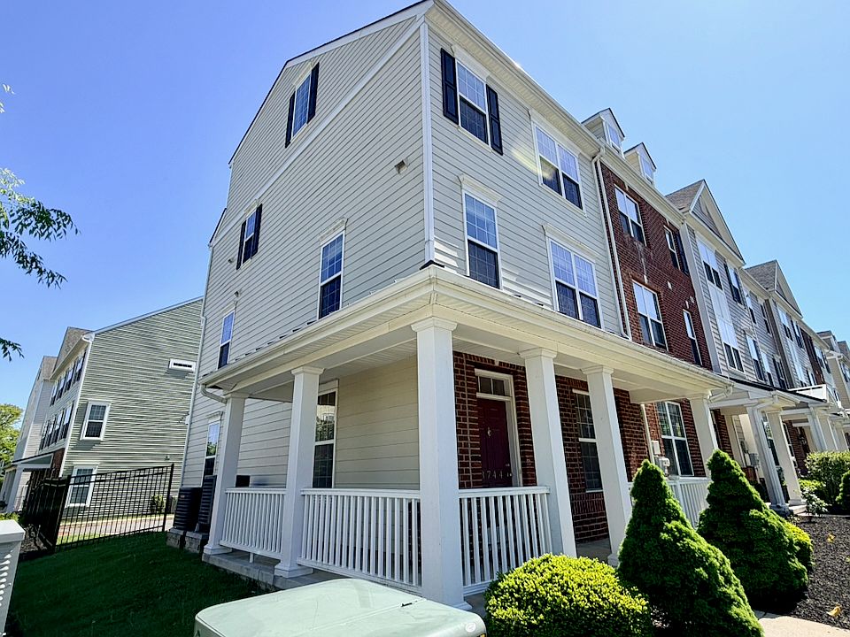 1st image of 3744 Green St
