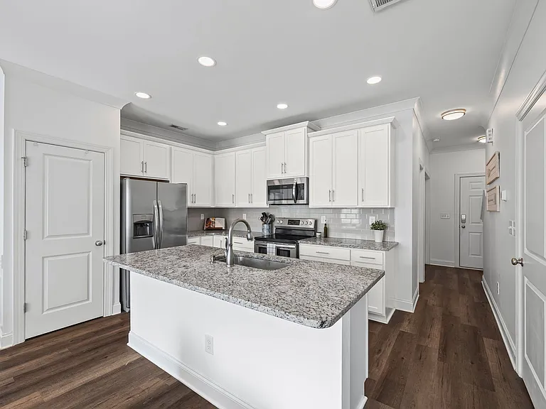 263 Keener Blvd — Photo 9
