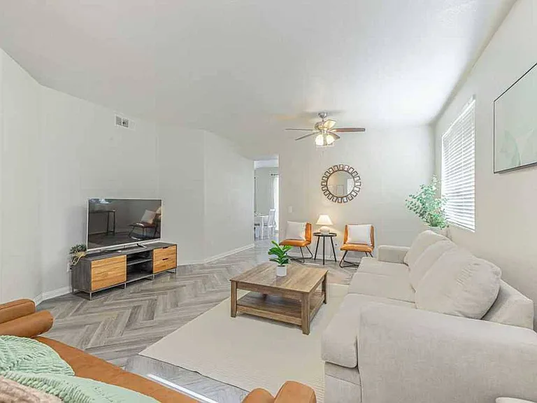 3423 Racquet Ln — Photo 1