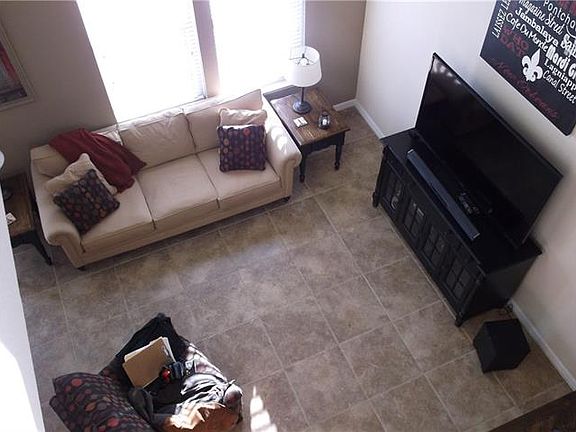 4th image of 1637 Southwestern Dr
