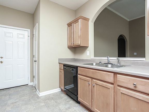 4th image of 10183 Tall Hickory Dr