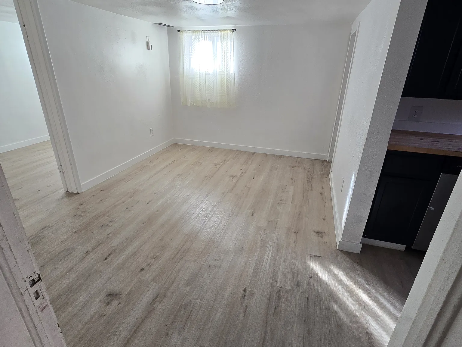 2 bed, $900 — Photo 4