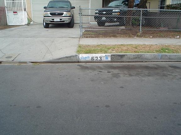 5th image of 623 E 110th St