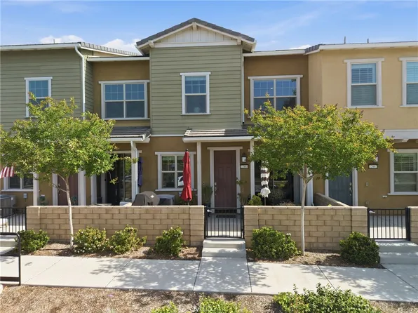 22864 Acoustic Dr, Santa Clarita, CA 91350