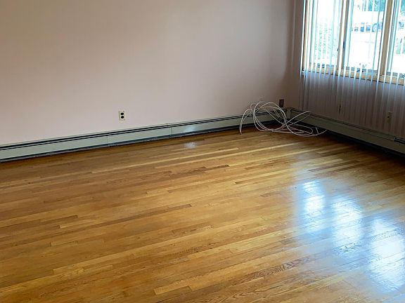 4th image of 187 Lamport Blvd