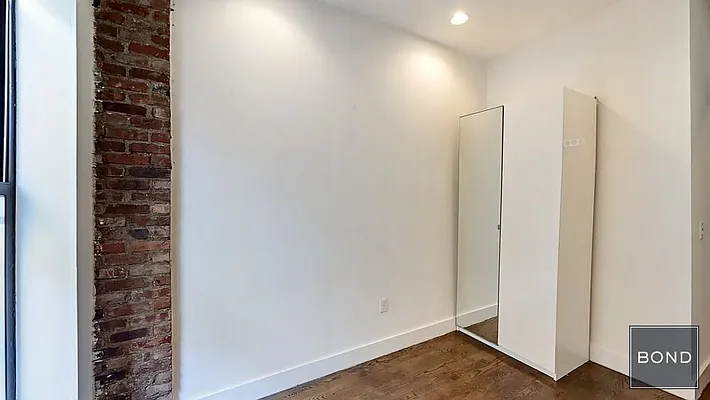Rented by Bond New York | media 8