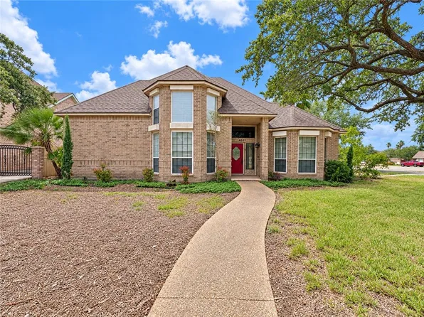 4601 Schwerin Lake Dr, Corpus Christi, TX 78413