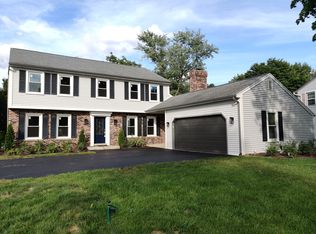 8245 Lakeside Dr, Downers Grove, IL 60516