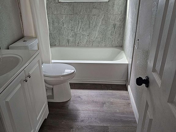 5th image of 1809 Nathan Dr #E