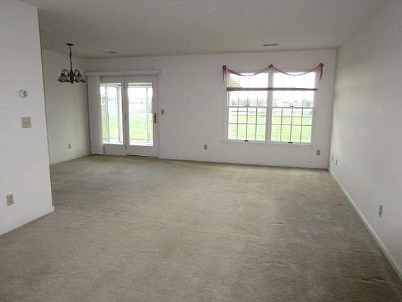 2nd image of 834 Avalon Dr