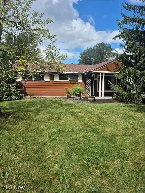 600 Simons Dr photo 1