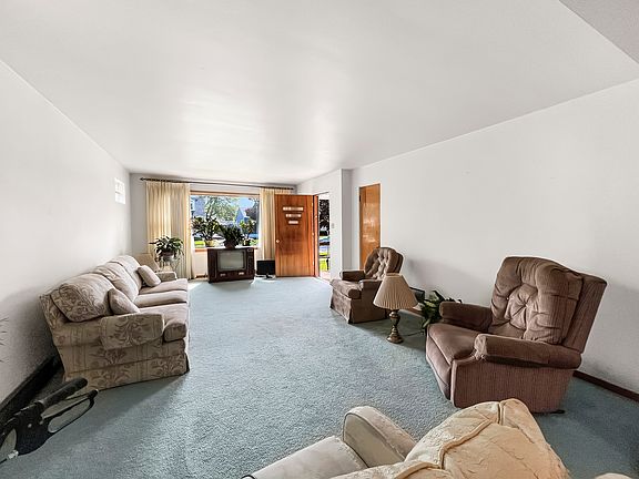 3rd image of 510 Price Ave