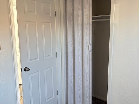 3rd image of 2423 Lester Ave #2