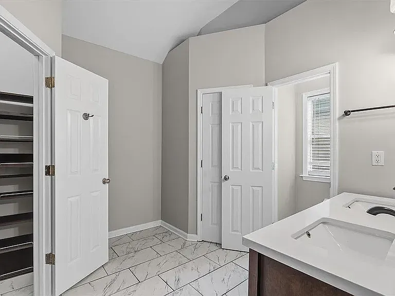 1201 Misty Isle Dr — Photo 5