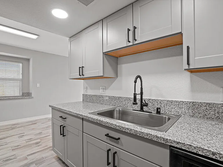 12115 Royal Woods Dr — Photo 14
