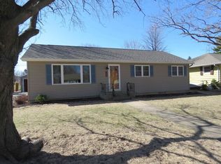 211 Pleasant Ave, Waupun, WI 53963