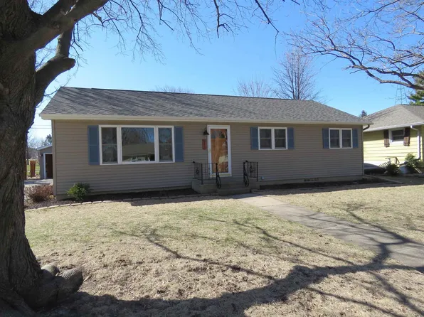 211 Pleasant Avenue, Waupun, WI 53963