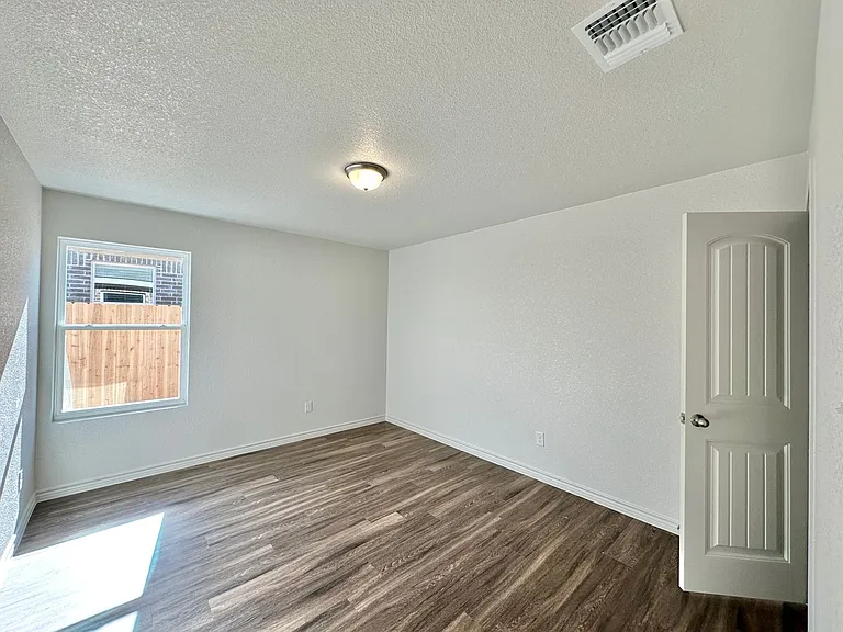 213 Dolphin Dr — Photo 13