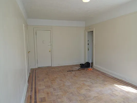 Rented by Lang Realty LLC | media 8