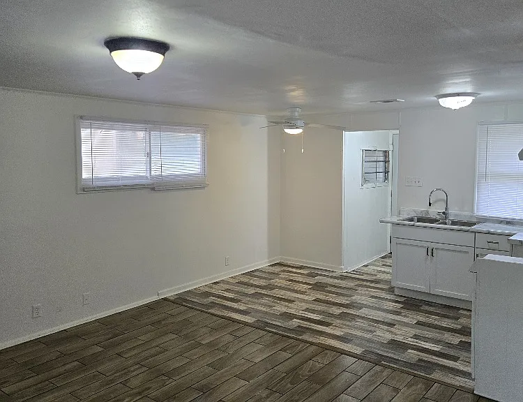 4233 N 42nd Pl — Photo 14