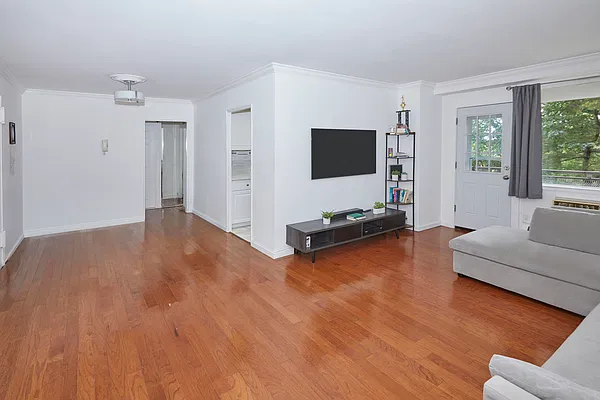 Living room, photo 3