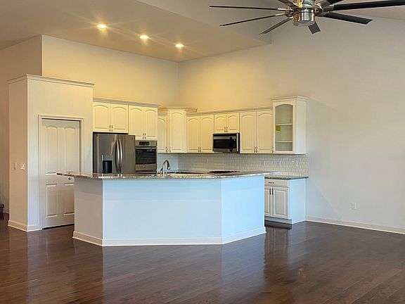 2nd image of 6585 Berry Creek Ln