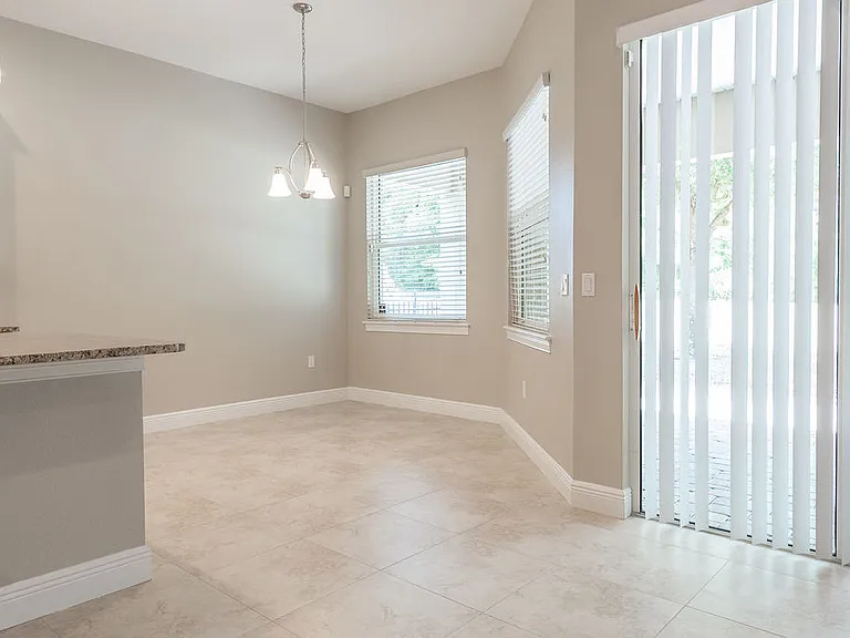906 Victoria Hills Dr S — Photo 11