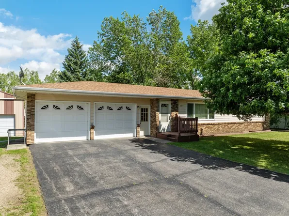 5311 4th Street #Minot, Minot, ND 58701