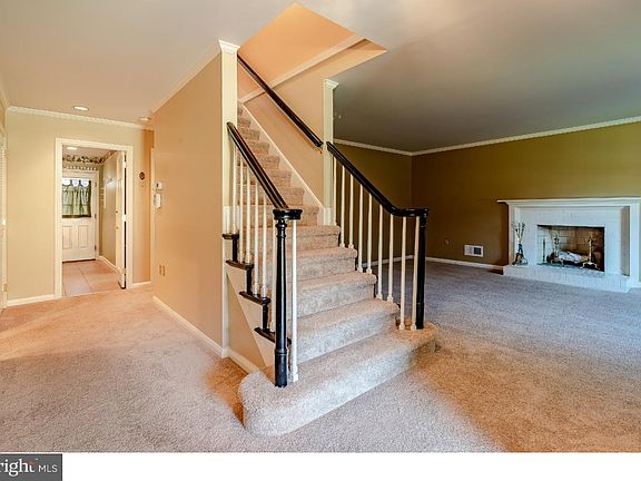 3rd image of 2111 Valley Ave