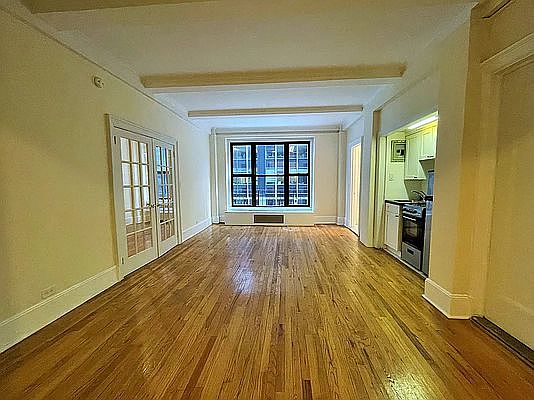 5th image of 105 W 55th St APT 8B