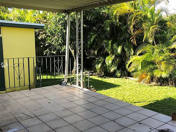 5th image of 1860 Coral Gate Dr #0