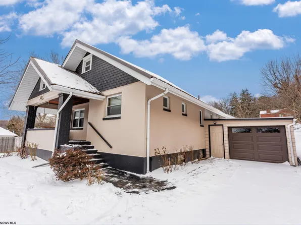 230 Madison Ave, Hopwood, PA 15445