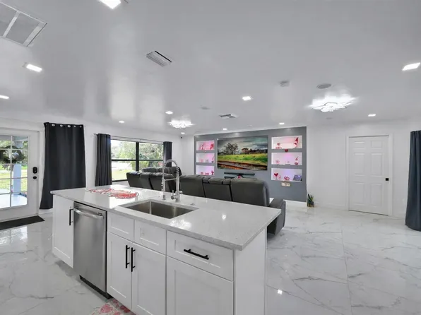 2404 Dade Road, Fort Pierce, FL 34982