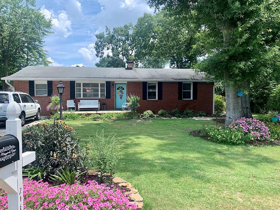 1st image of 216 Maywood Dr
