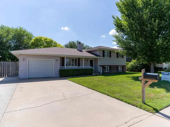 2502 Felten Dr, Hays, KS 67601
