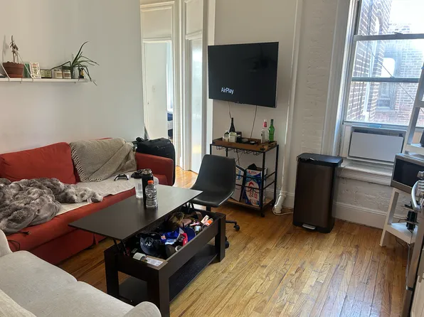 200 Waverly Place image 1 of 8