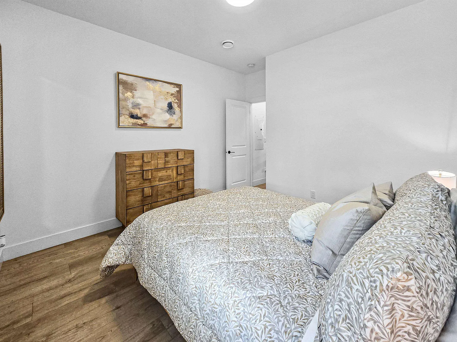 1 bed, 350 sqft, $1,900 — Photo 3