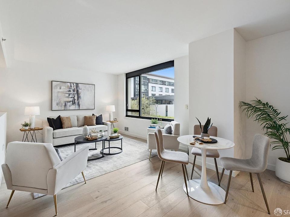 1st image of 250 King St Unit 534