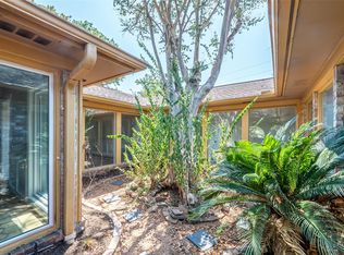 102 Butlers Ct, Conroe, TX 77385