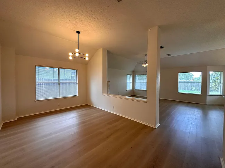 6708 Bancroft Woods Dr — Photo 11