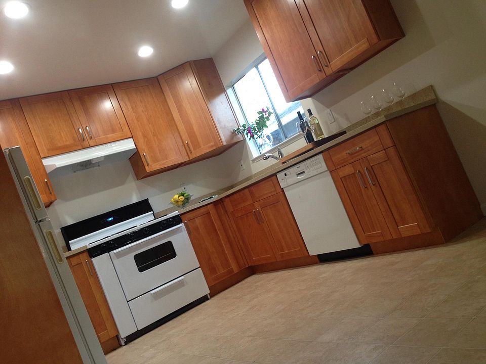 1st image of 708 Golden Oak Dr