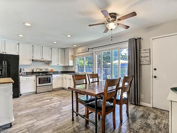 5th image of 5085 Derek Dr