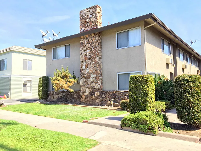420 N Marguerita Ave #C — Photo 12