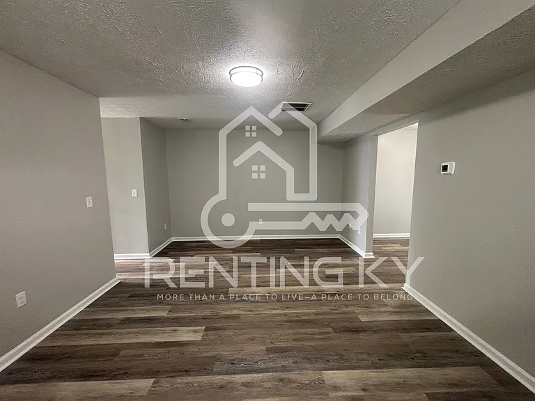 1419 Westwood Dr — Photo 16