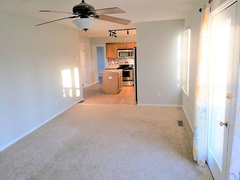2193 Jarrow Dr — Photo 12